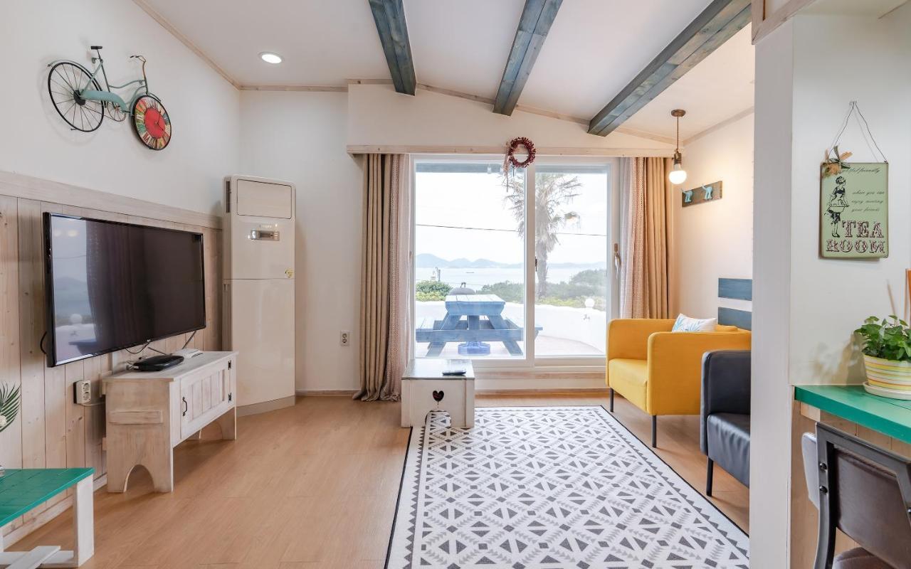 Soulmate Pension Namhae Exteriör bild