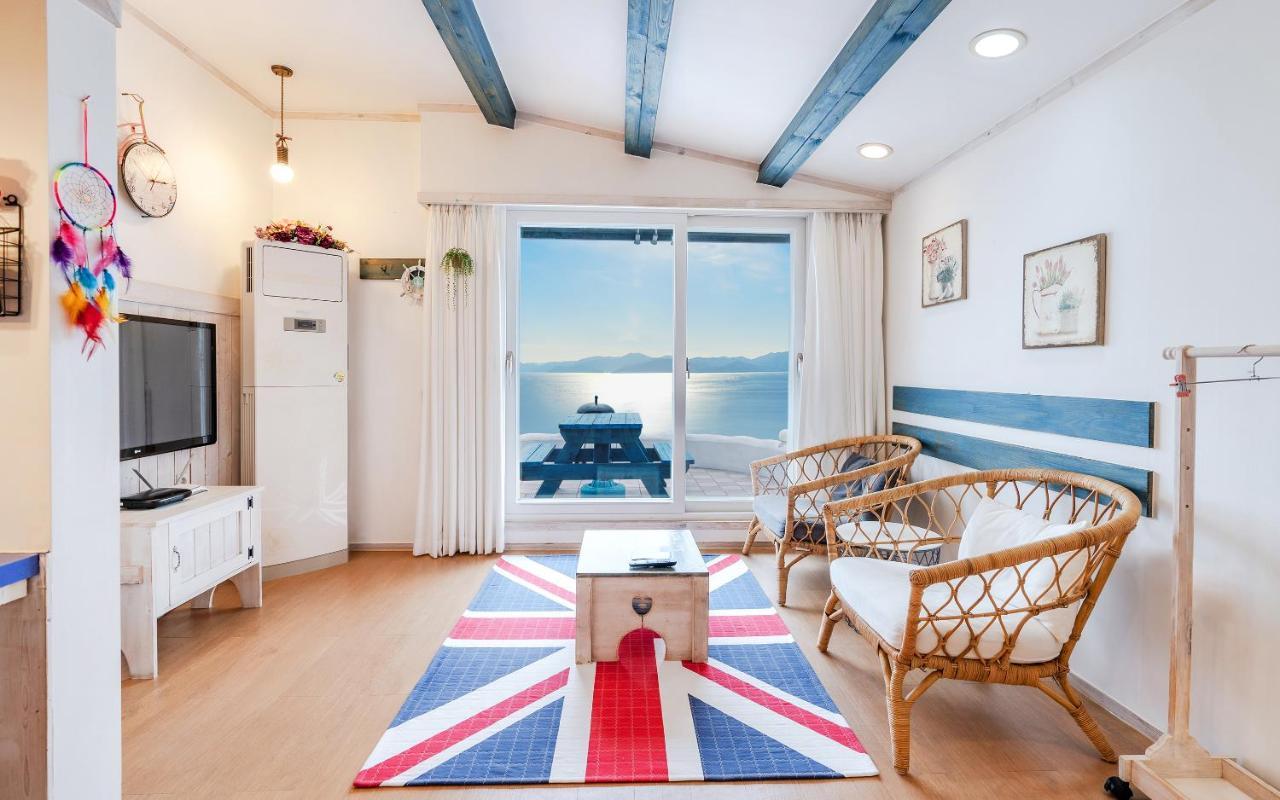 Soulmate Pension Namhae Exteriör bild
