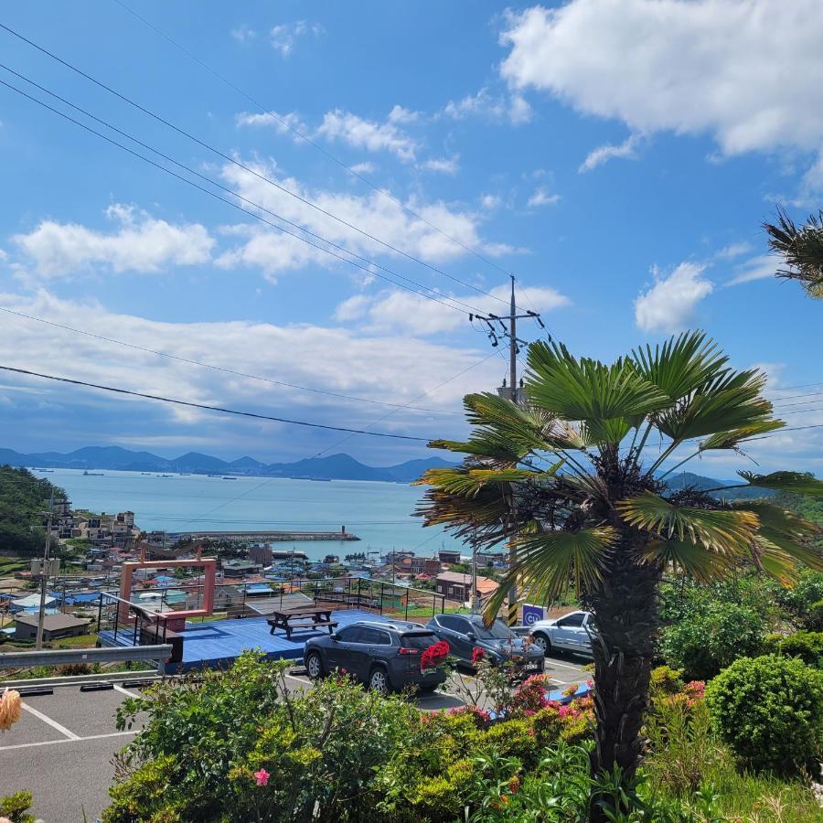 Soulmate Pension Namhae Exteriör bild