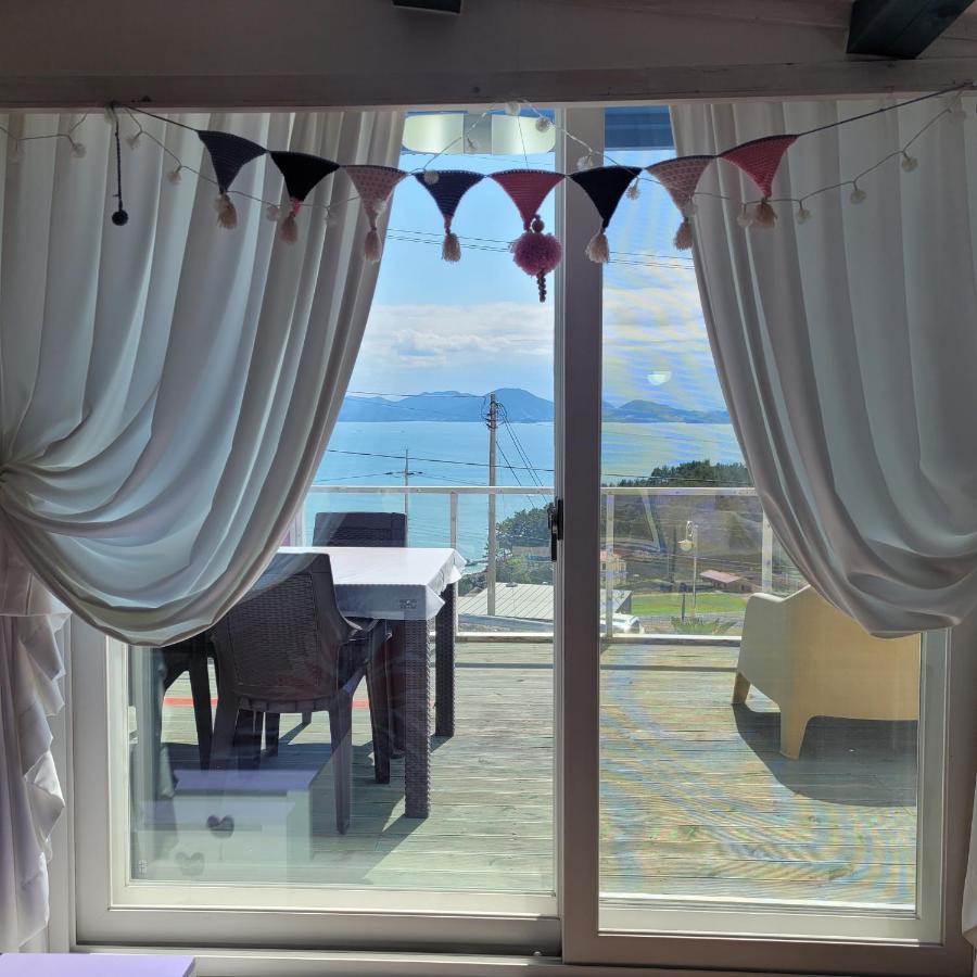 Soulmate Pension Namhae Exteriör bild