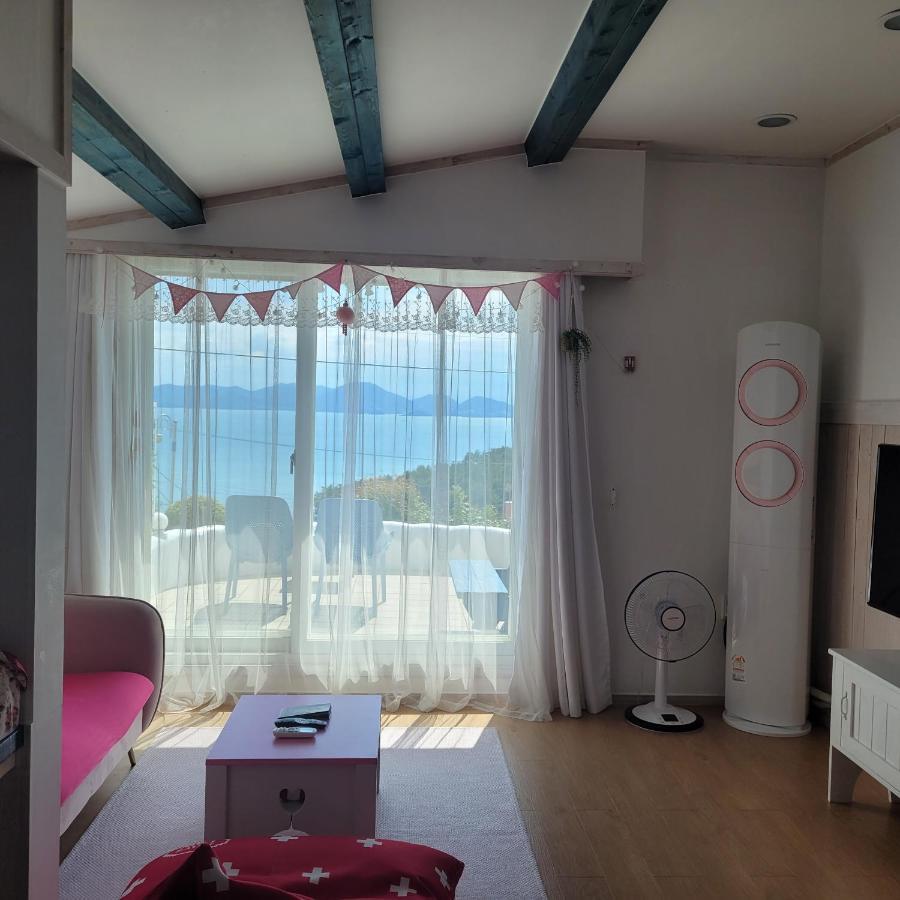 Soulmate Pension Namhae Exteriör bild