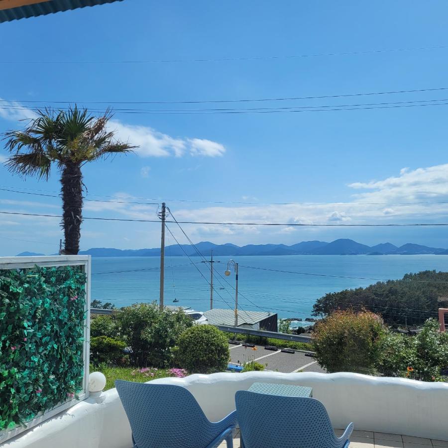 Soulmate Pension Namhae Exteriör bild