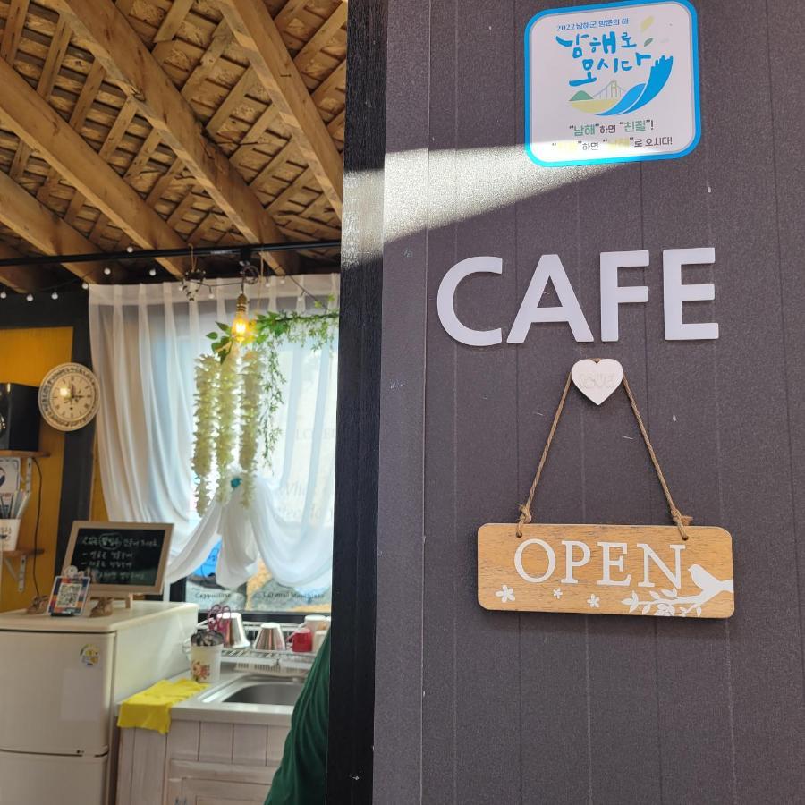Soulmate Pension Namhae Exteriör bild